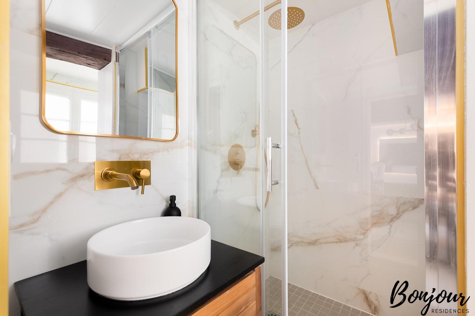Super - Marais Luxury One-bedroom - Free Parking