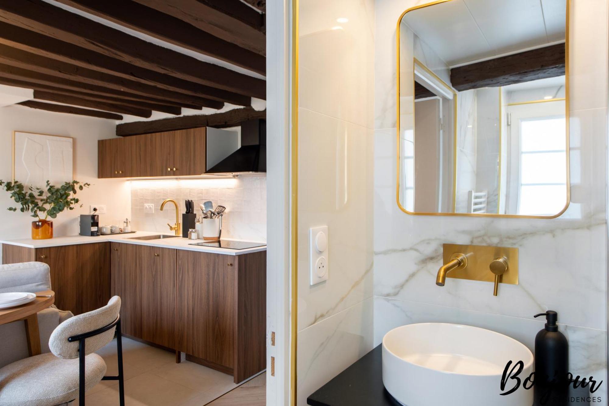 Super - Marais Luxury One-bedroom - Free Parking Parigi