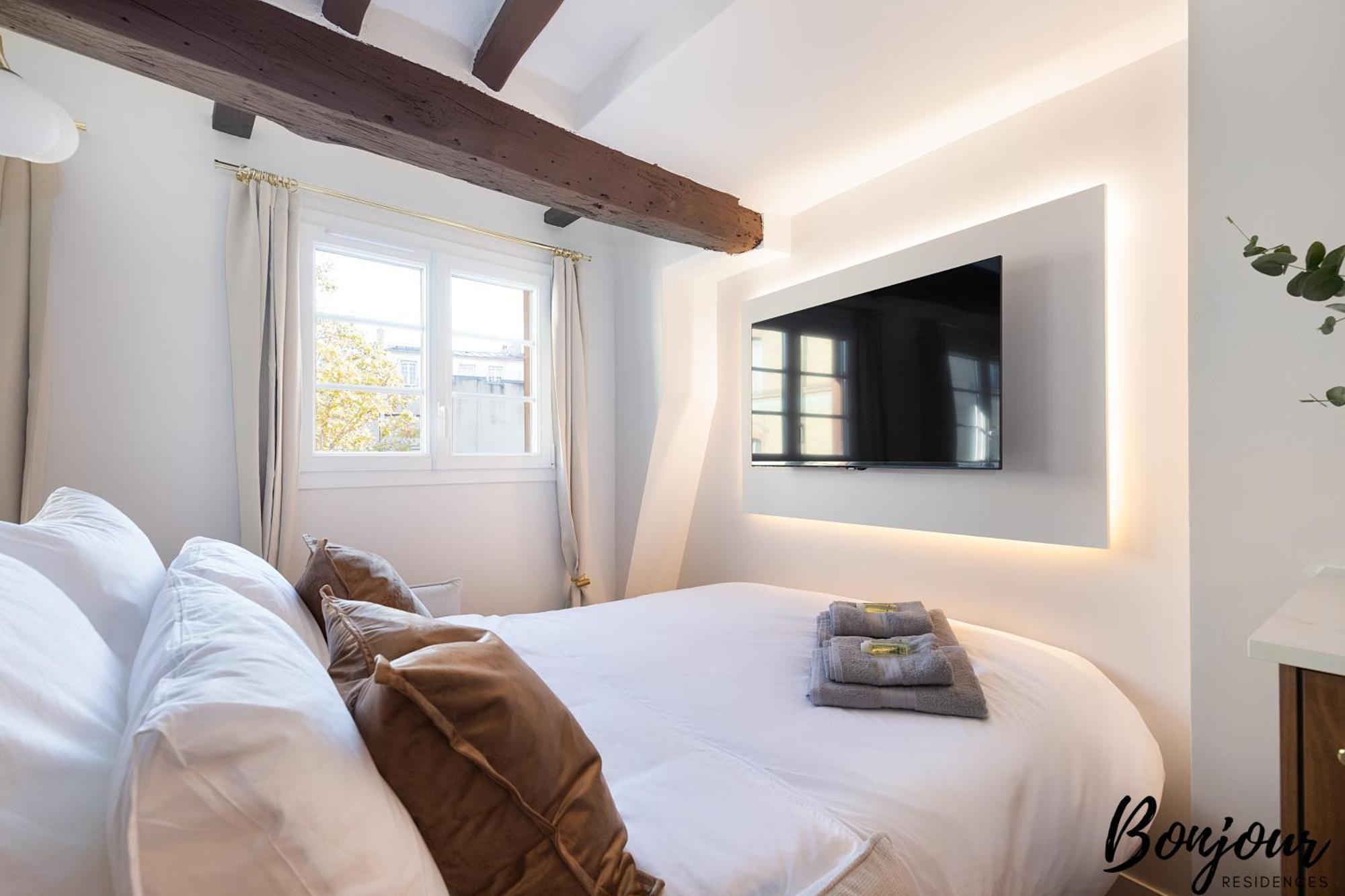 Appartamento Super - Marais Luxury One-bedroom - Free Parking *