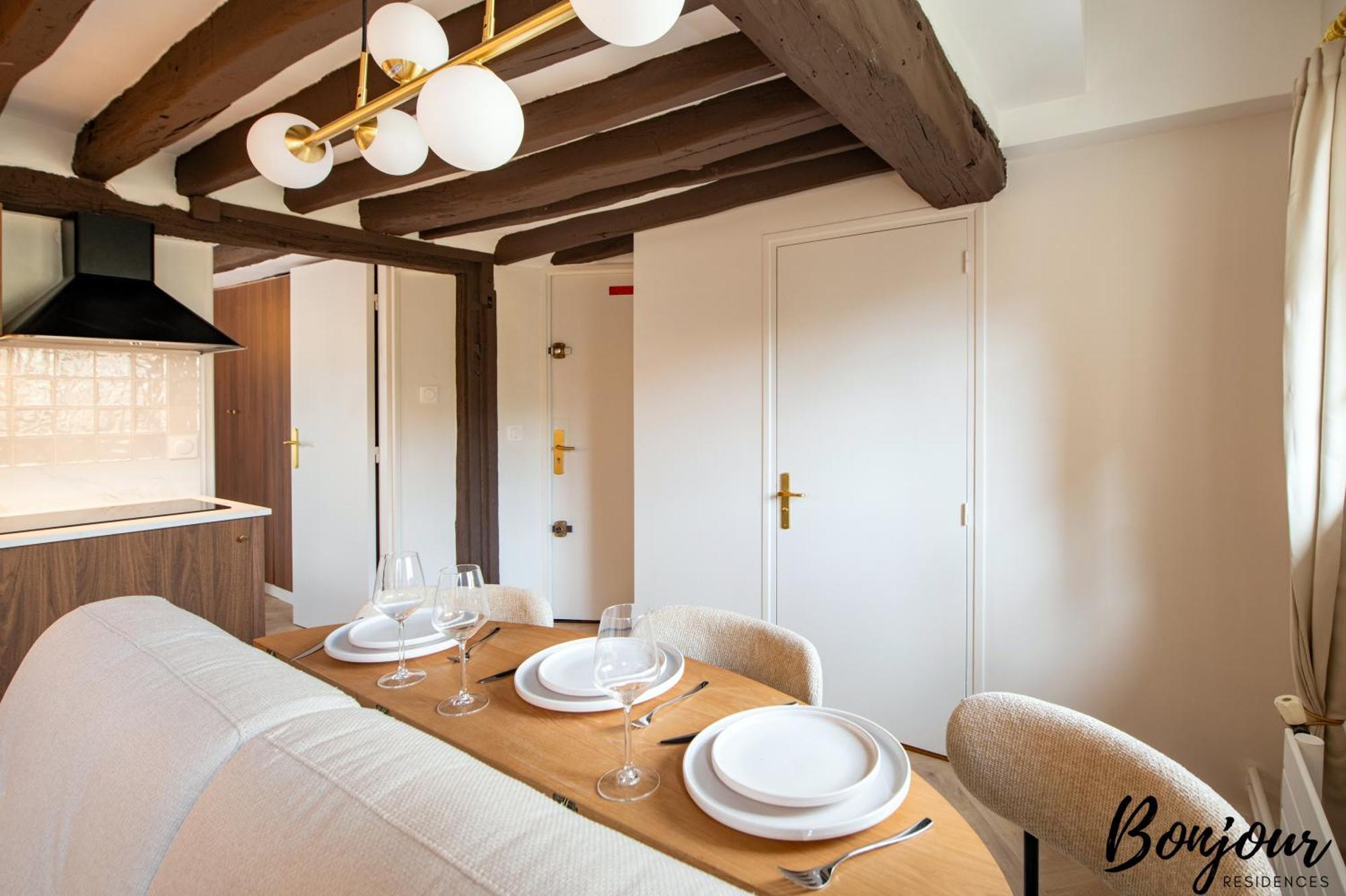 Super - Marais Luxury One-bedroom - Free Parking *