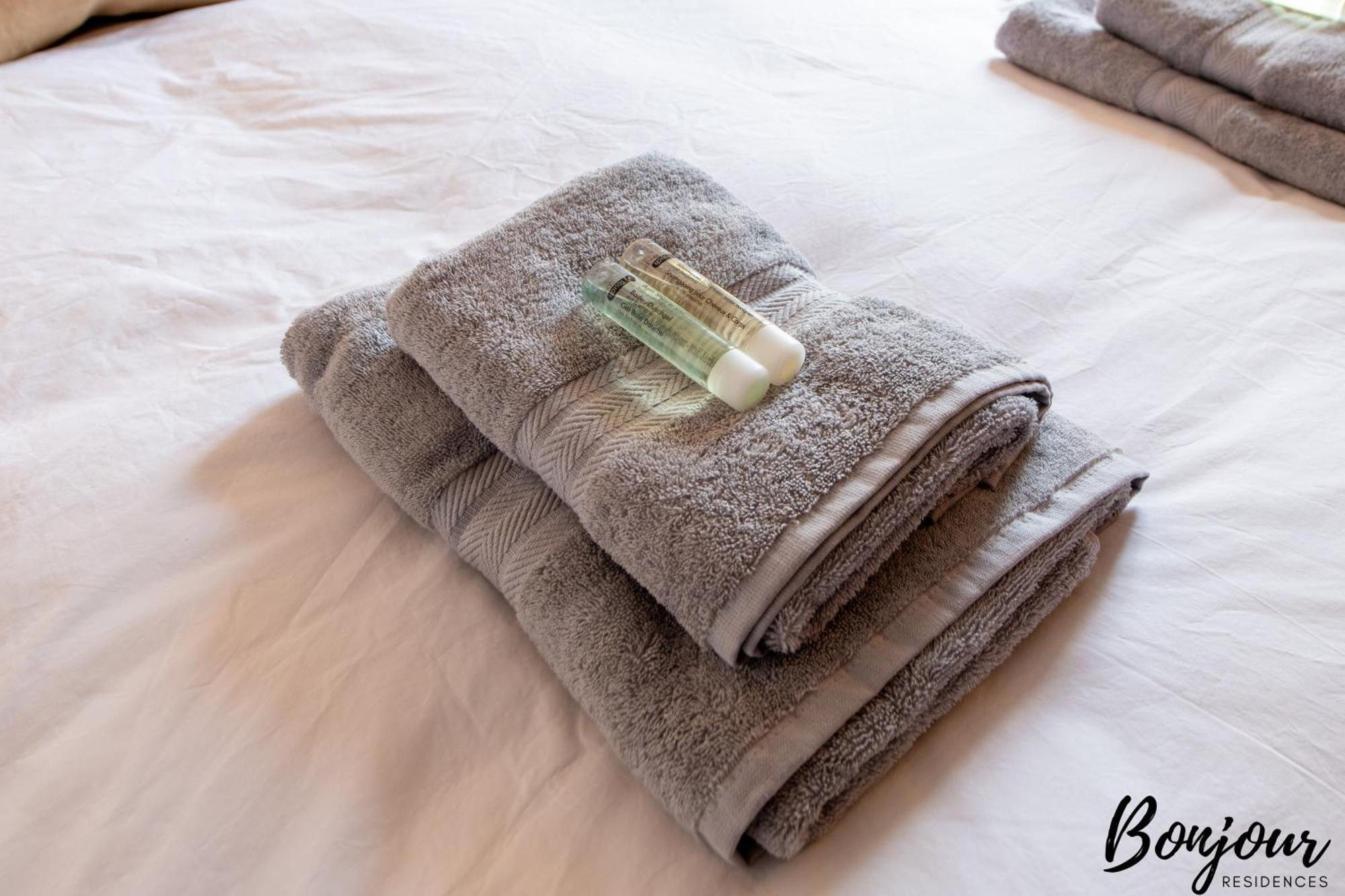 Super - Marais Luxury One-bedroom - Free Parking * Parigi