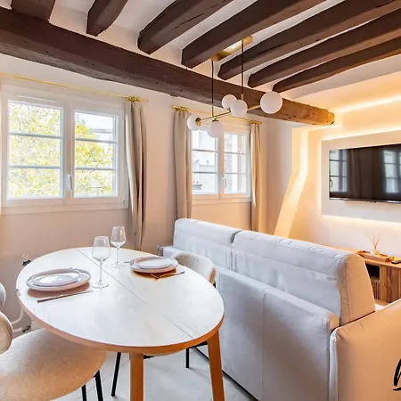 Super Designer One-bedroom - Marais - Free Parking Apartment