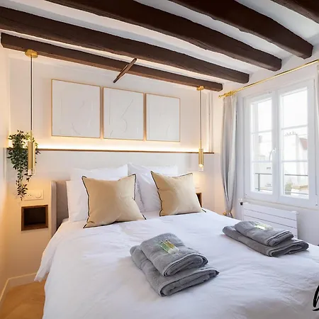 Apartment Super Designer One-bedroom - Marais - Free Parking Paris