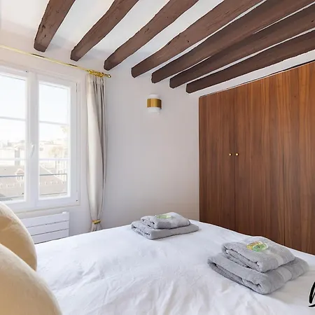 Super Designer One-bedroom - Marais - Free Parking Apartment