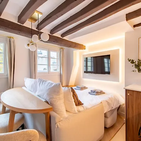 Super Designer One-bedroom - Marais - Free Parking