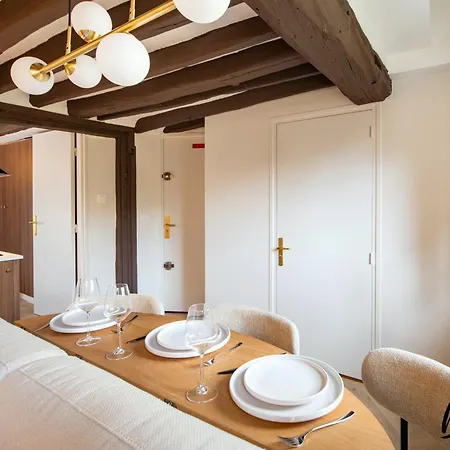 Super Designer One-bedroom - Marais - Free Parking *