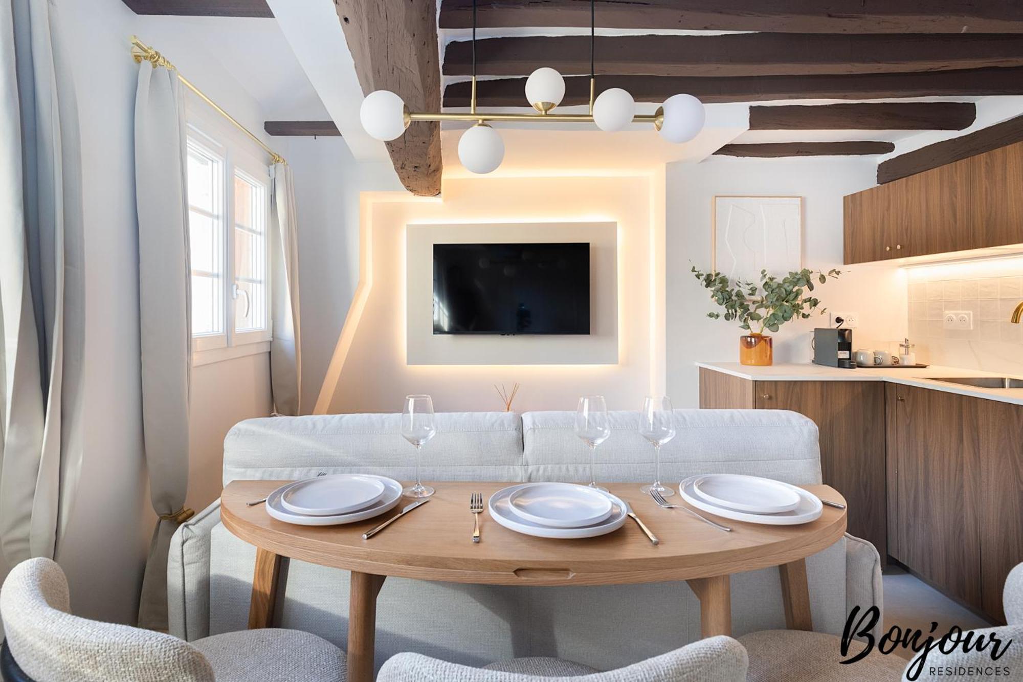 Super - Marais Luxury One-bedroom - Free Parking Apartment Paris