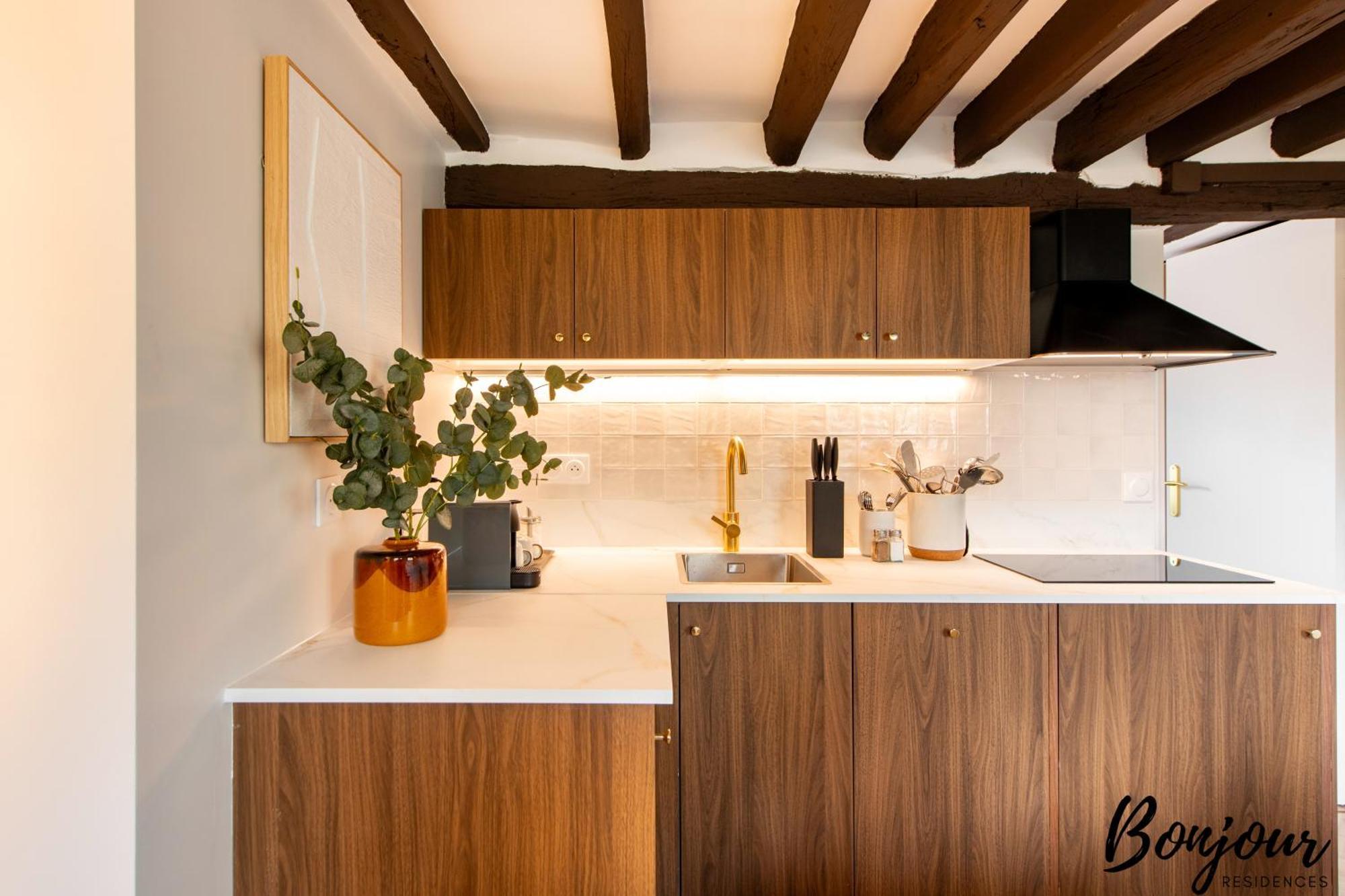 Super Designer One-bedroom - Marais - Free Parking Parigi